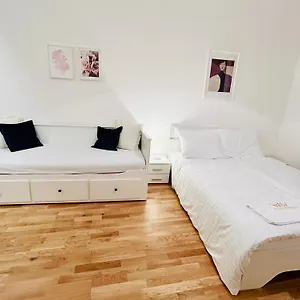 New Complex Florenc Apartmán